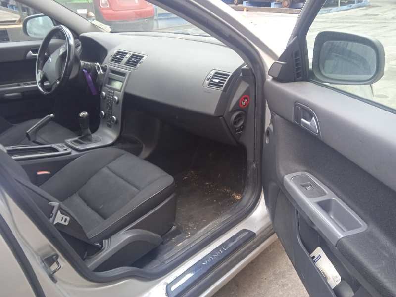 volvo v50 familiar del año 2011