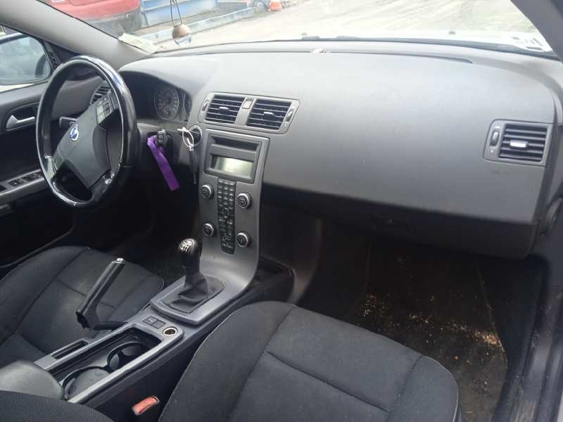 volvo v50 familiar del año 2011