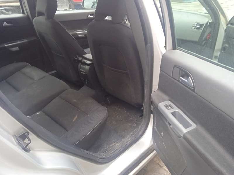 volvo v50 familiar del año 2011