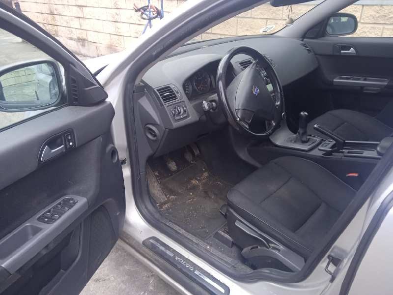 volvo v50 familiar del año 2011