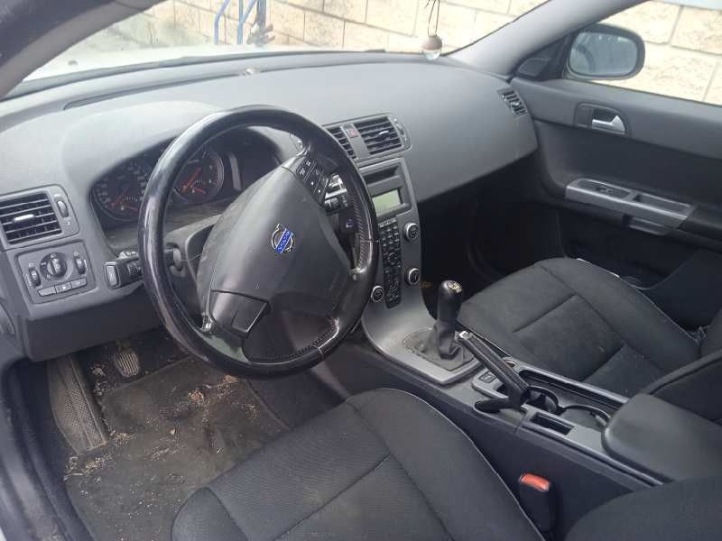 volvo v50 familiar del año 2011