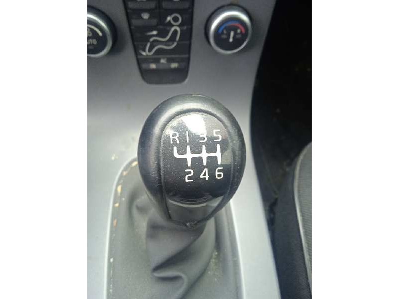 volvo v50 familiar del año 2011