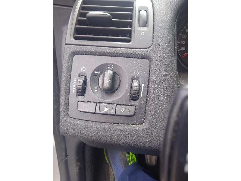 volvo v50 familiar del año 2011