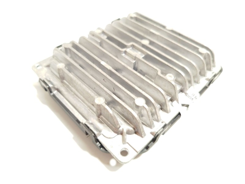 Recambio de centralita led derecha para lynk & co 01 phev referencia OEM IAM 8888254338  