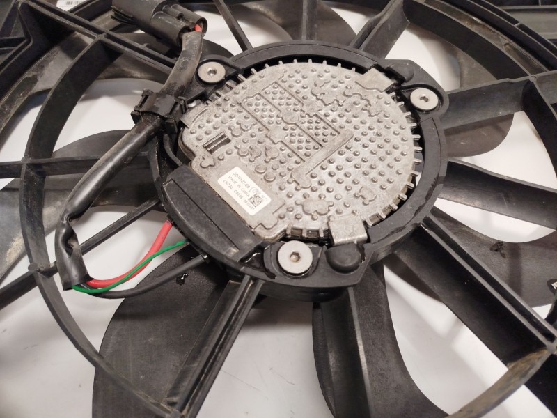 Recambio de electroventilador para lynk & co 01 phev referencia OEM IAM 8890396352  