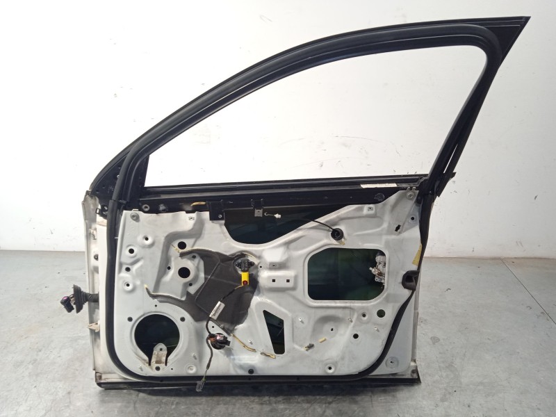 Recambio de puerta delantera derecha para seat exeo st (3r5) 2.0 tdi referencia OEM IAM 3R0831052  