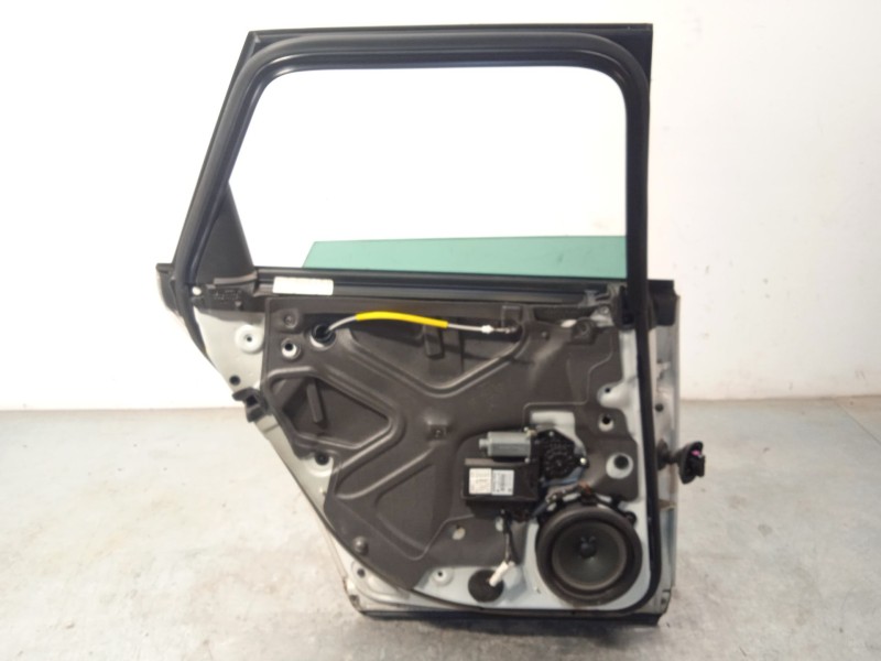 Recambio de puerta trasera izquierda para seat exeo st (3r5) 2.0 tdi referencia OEM IAM 3R0833051  