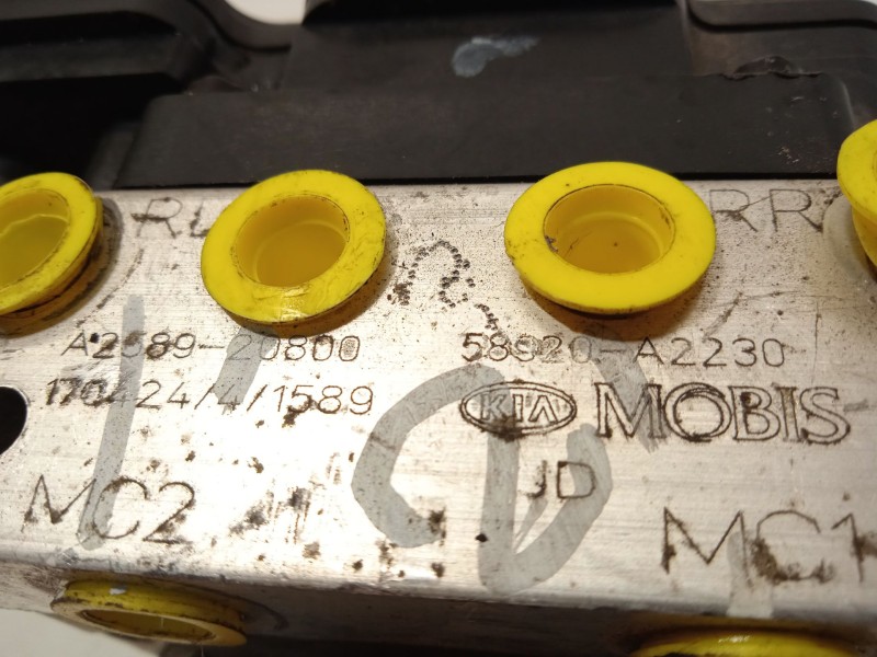 Recambio de abs para kia cee´d drive referencia OEM IAM 58920A2230 6158945200 A258920800