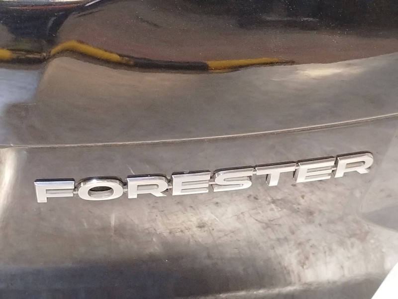 Recambio de porton trasero para subaru forester sport referencia OEM IAM 60809SG0509P 63019SG011 