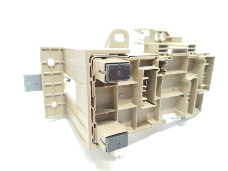 Recambio de caja reles / fusibles para subaru forester sport referencia OEM IAM 82201FJ210  