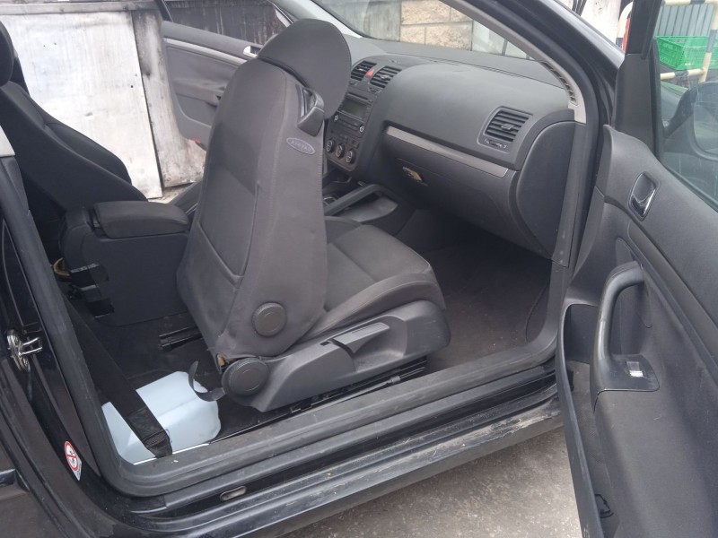 volkswagen golf v (1k1) del año 2004