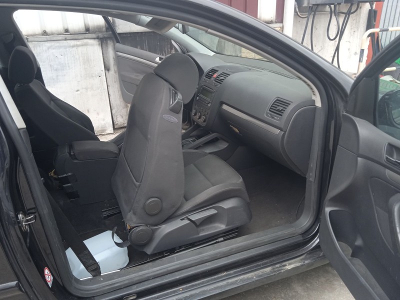 volkswagen golf v (1k1) del año 2004