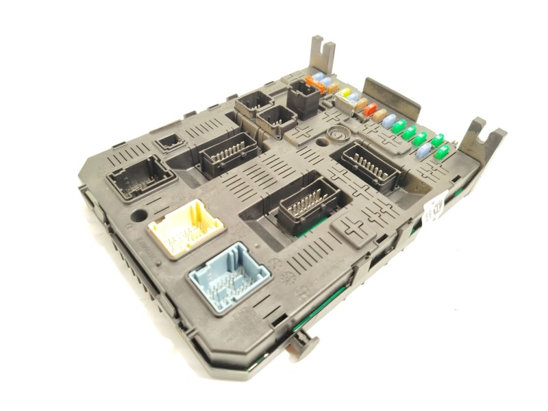 Recambio de caja reles / fusibles para peugeot 5008 (0u_, 0e_) 1.6 hdi referencia OEM IAM 1663370780 657064 
