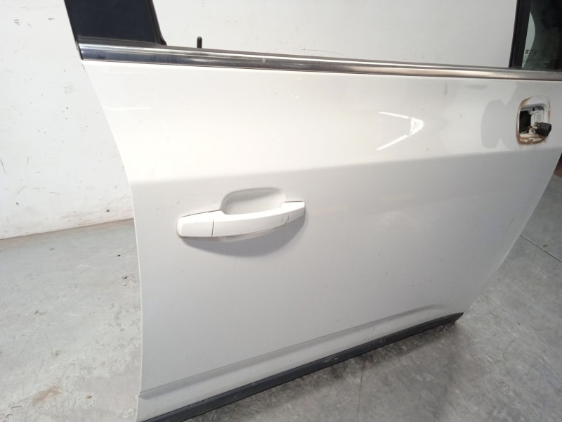 Recambio de puerta delantera derecha para chevrolet orlando (j309) 2.0 d referencia OEM IAM 95242605  