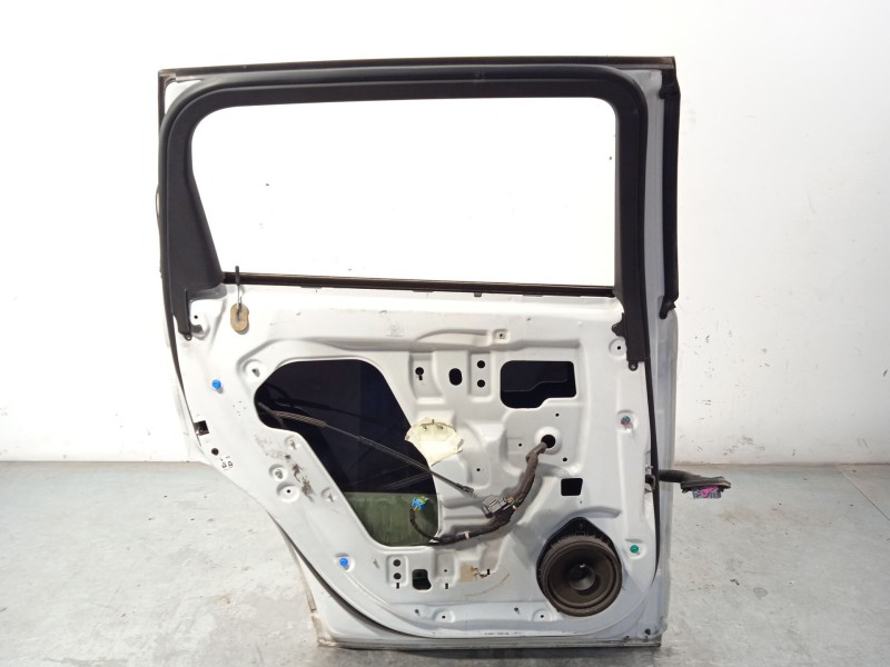 Recambio de puerta trasera izquierda para chevrolet orlando (j309) 2.0 d referencia OEM IAM 95242606  