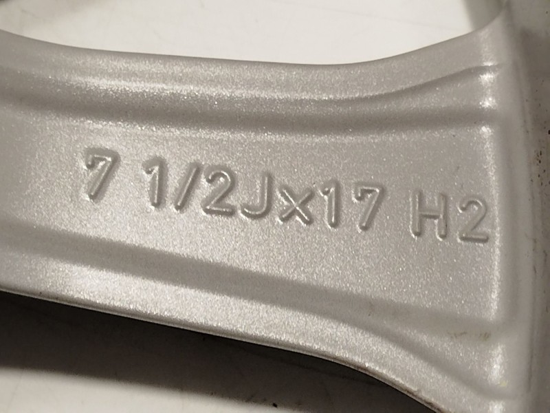 Recambio de llanta para bmw serie 3 berlina (g20) 320i referencia OEM IAM 7915323 36117915323 