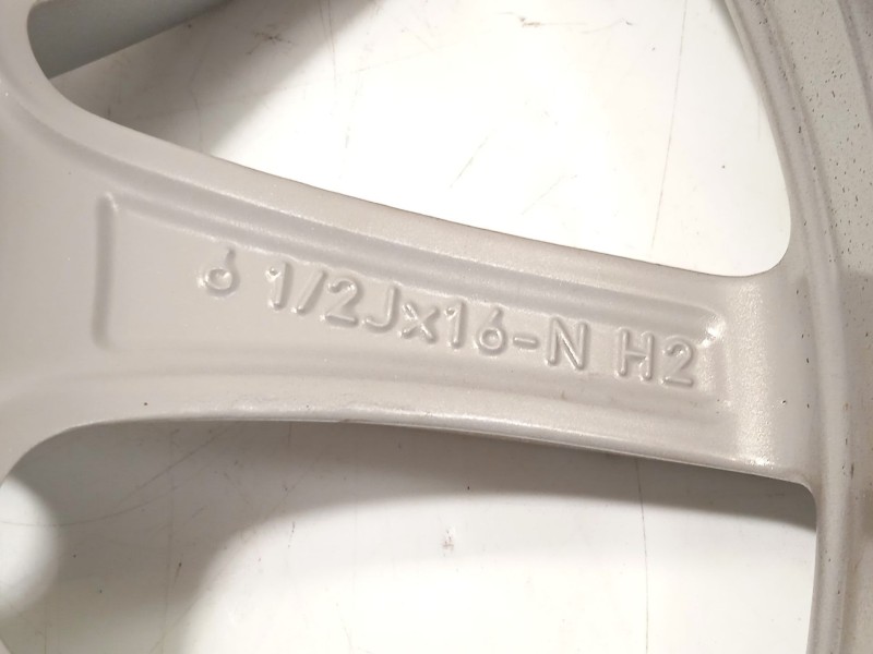 Recambio de llanta para bmw serie 3 touring (g21) 320d referencia OEM IAM 6876921 36116876921 