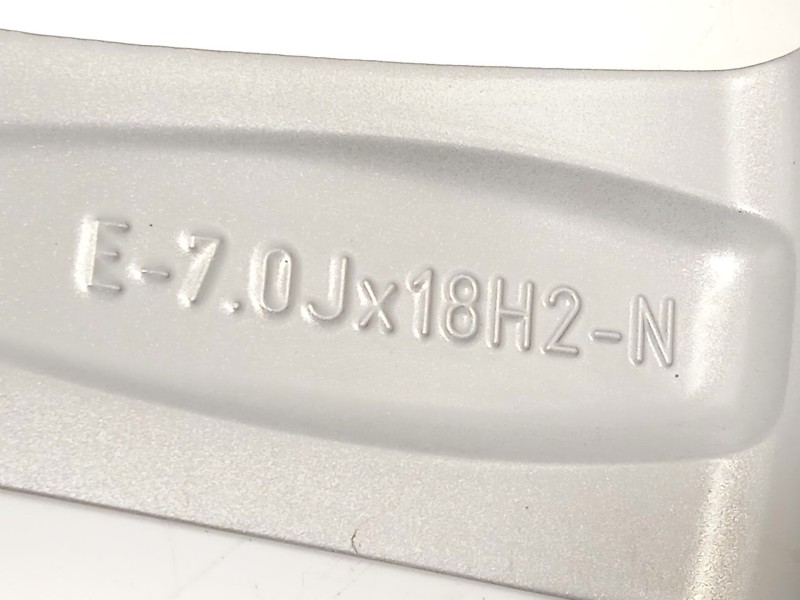 Recambio de llanta para audi q3 (f3b) 1.5 16v tsi act referencia OEM IAM 83A601025G  