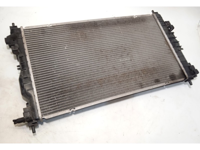 Recambio de radiador agua para chevrolet orlando (j309) 2.0 d referencia OEM IAM 13267667  