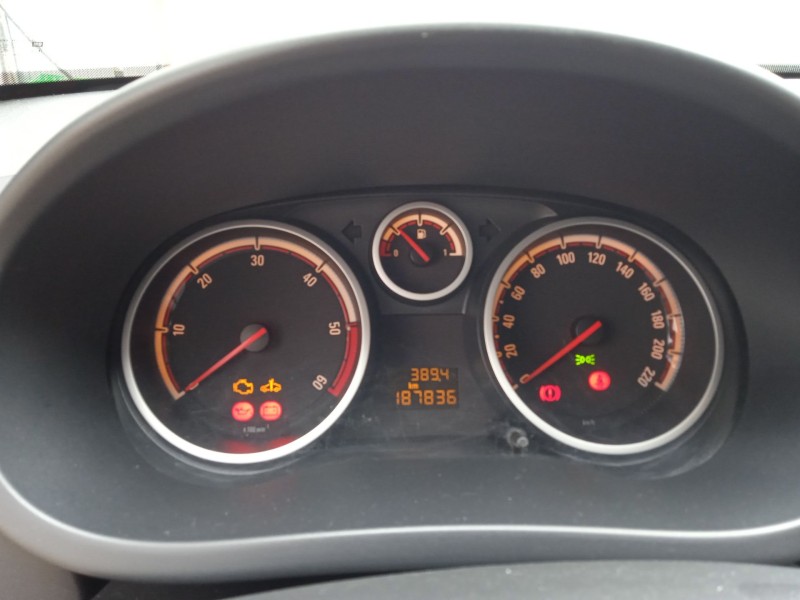 opel corsa d (s07) del año 2008