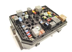 Recambio de caja reles / fusibles para opel astra k (b16) 1.2 turbo (68) referencia OEM IAM 39216533   2