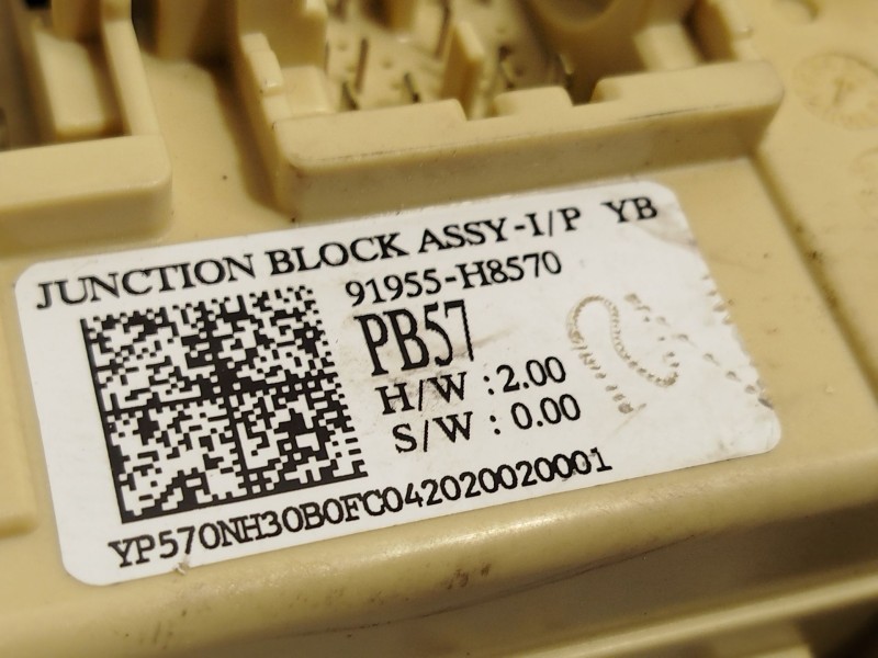 Recambio de caja reles / fusibles para kia stonic (ybcuv) 1.2 cat referencia OEM IAM 91955H8570  