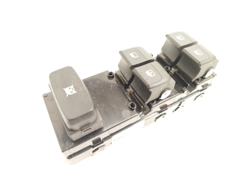 Recambio de mando elevalunas delantero izquierdo para kia stonic (ybcuv) 1.2 cat referencia OEM IAM 93570H8000WK  