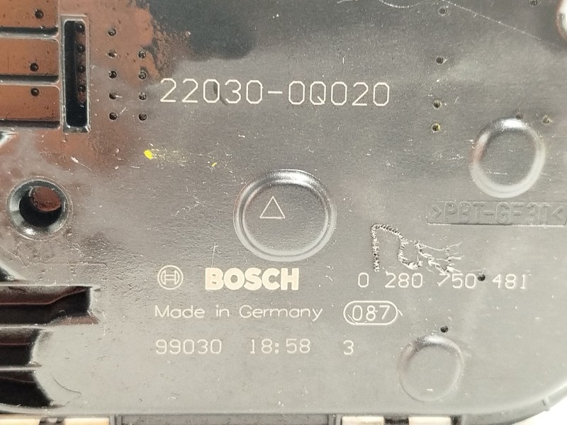 Recambio de caja mariposa para toyota yaris ts referencia OEM IAM 220300Q020  0280750481