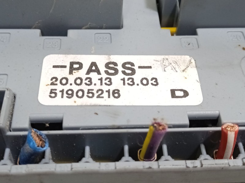 Recambio de caja reles / fusibles para citroën nemo 1.3 hdi fap referencia OEM IAM 51905216  