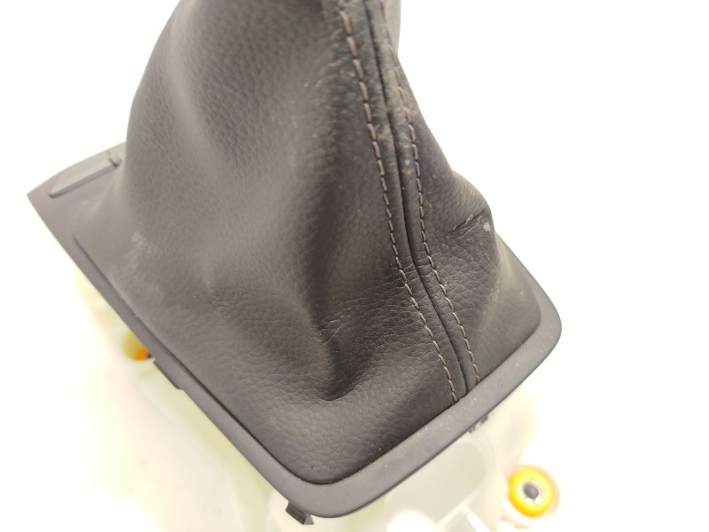 Recambio de palanca cambio para kia stonic (ybcuv) 1.2 cat referencia OEM IAM 43700H8160WK  