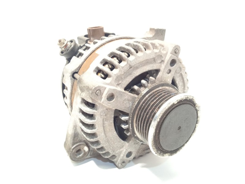 Recambio de alternador para toyota yaris 1.4 turbodiesel cat referencia OEM IAM 270600N040  1042102320