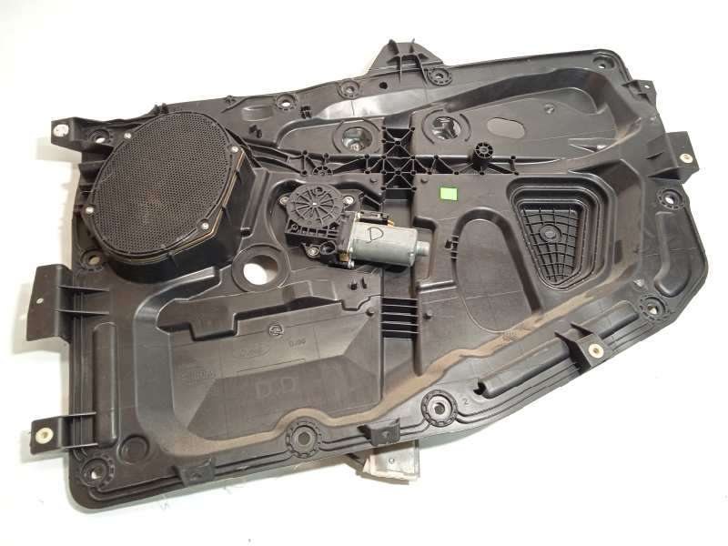 ELEVALUNAS DELANTERO DERECHO 1546517 2S61A045H16A