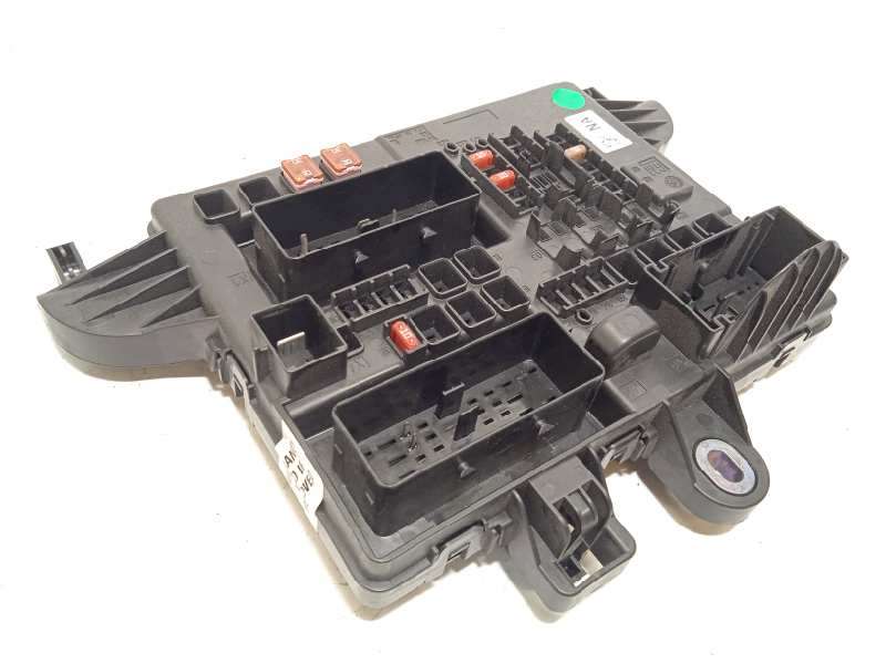 CAJA RELES / FUSIBLES 13277317 