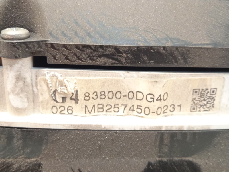 Recambio de cuadro instrumentos para toyota yaris 1.4 turbodiesel cat referencia OEM IAM 838000DG40  