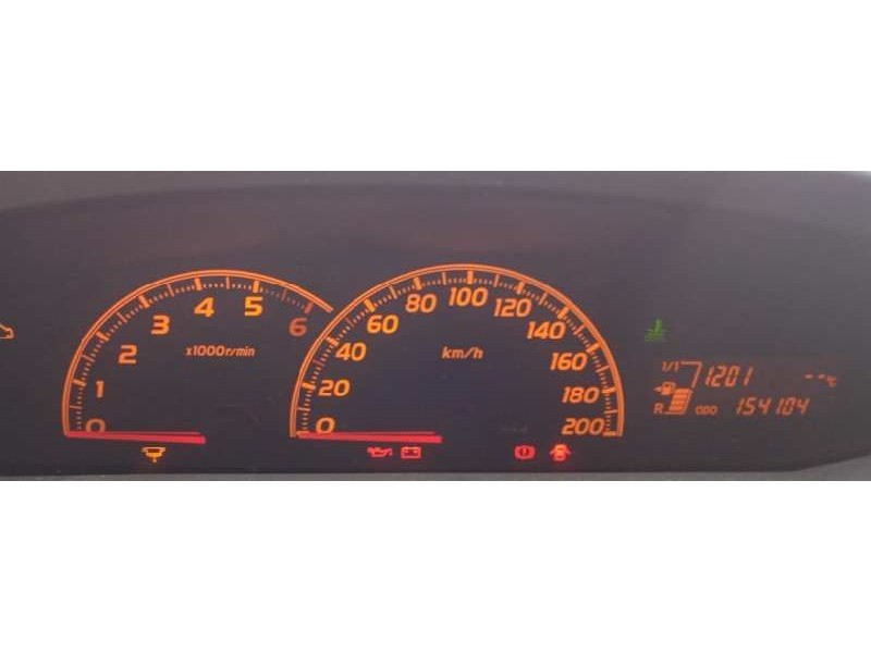 Recambio de cuadro instrumentos para toyota yaris 1.4 turbodiesel cat referencia OEM IAM 838000DG40  