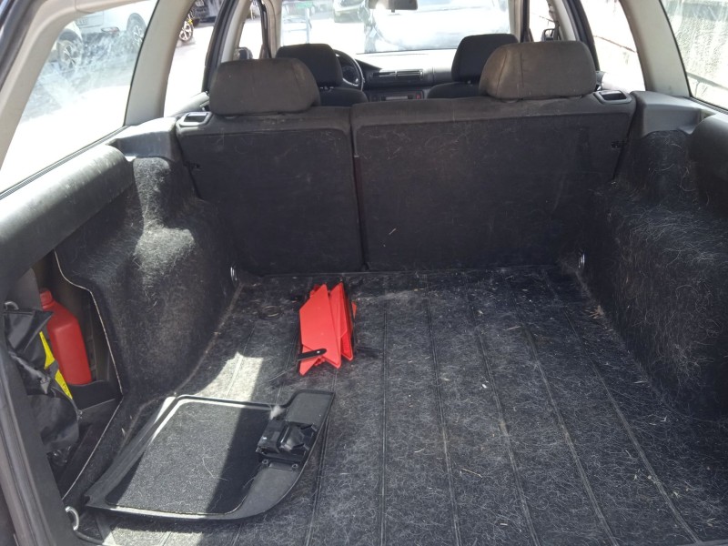 volkswagen passat b5.5 variant (3b6) del año 2002