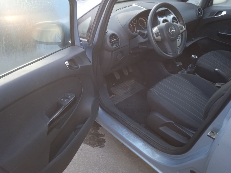 opel corsa d (s07) del año 2006