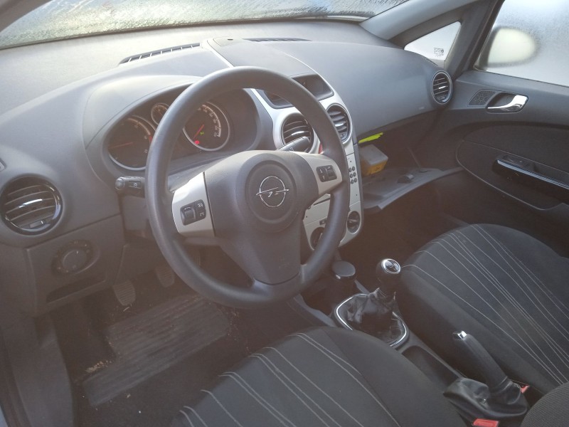 opel corsa d (s07) del año 2006