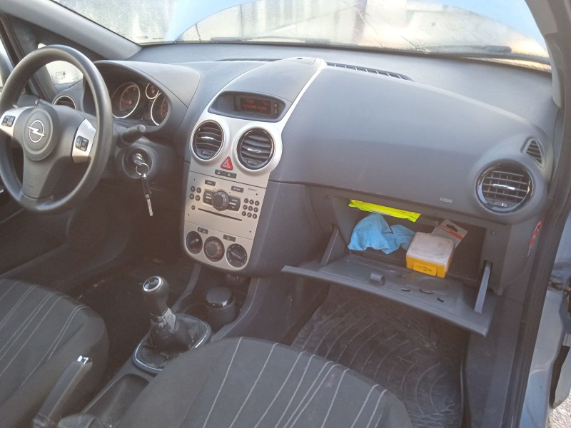 opel corsa d (s07) del año 2006
