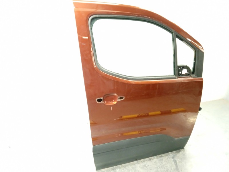 Recambio de puerta delantera derecha para peugeot rifter 1.5 bluehdi 130 referencia OEM IAM 9820423080  