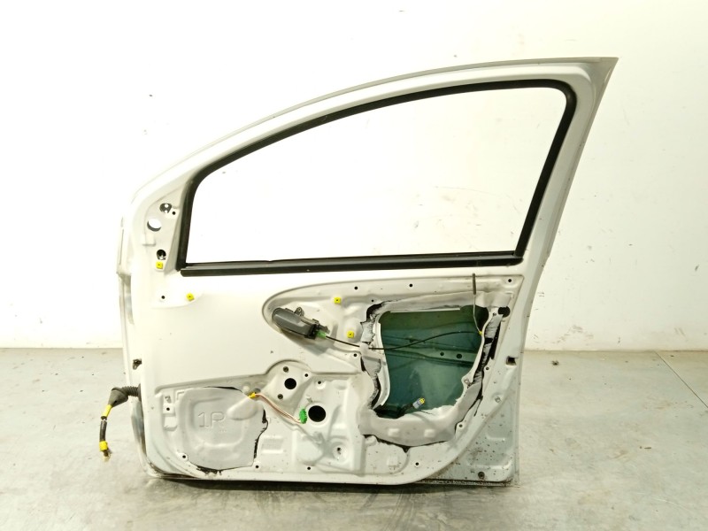 Recambio de puerta delantera derecha para peugeot 107 urban move referencia OEM IAM 9004W9  