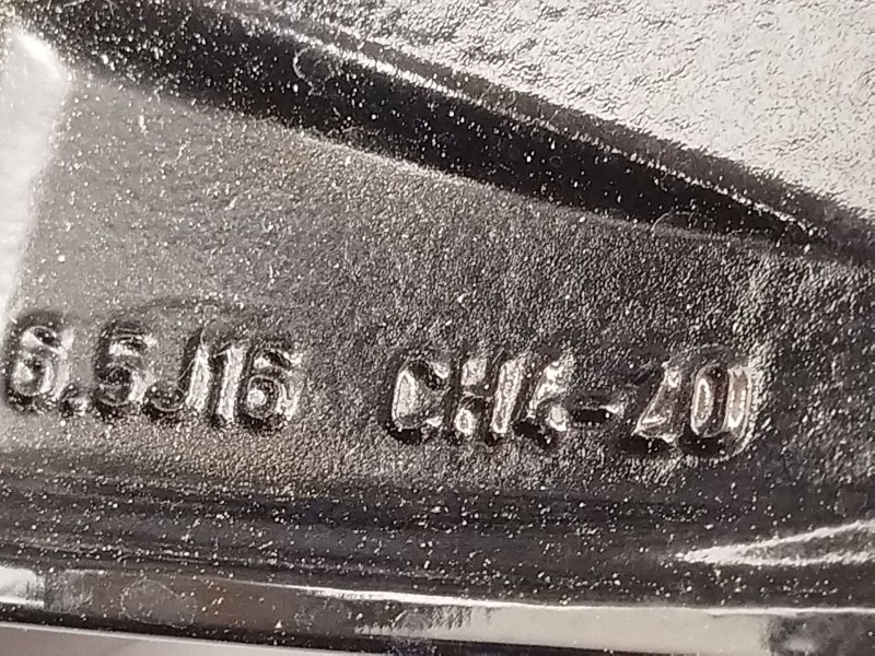 Recambio de llanta para citroën c3 iii (sx) 1.2 puretech 82 referencia OEM IAM 9813075077 98130750XY 