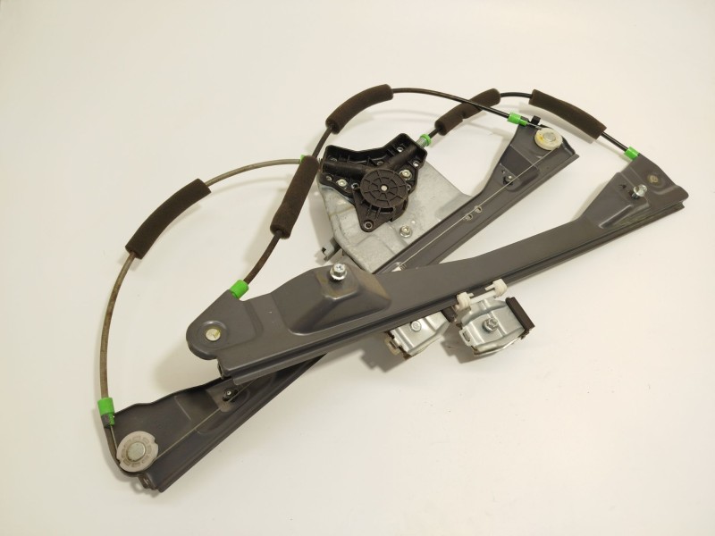 Recambio de elevalunas delantero derecho para ssangyong actyon i 2.0 xdi referencia OEM IAM 7232109002 8810009012 