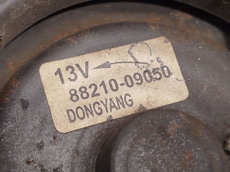 Recambio de electroventilador para ssangyong actyon i 2.0 xdi referencia OEM IAM 8821009050  