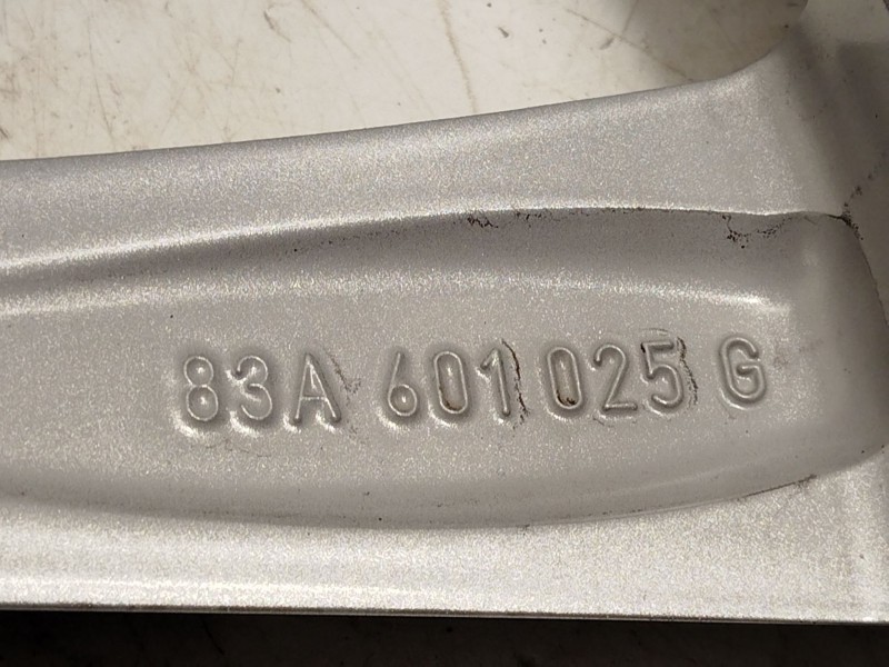 Recambio de llanta para audi q3 (f3b) 45 tfsi e referencia OEM IAM 83A601025G  