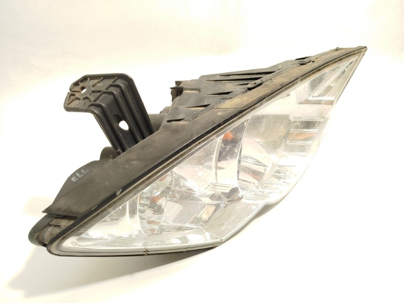Recambio de faro derecho para ssangyong actyon i 2.0 xdi referencia OEM IAM 8310231303  