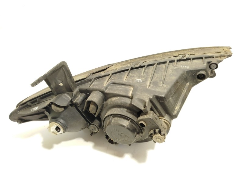 Recambio de faro izquierdo para ssangyong actyon i 2.0 xdi referencia OEM IAM 8310131303  