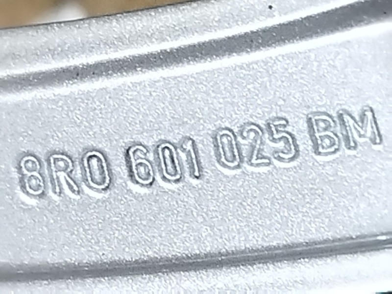 Recambio de llanta para audi q5 (8rb) 2.0 tdi quattro referencia OEM IAM 8R0601025BM  