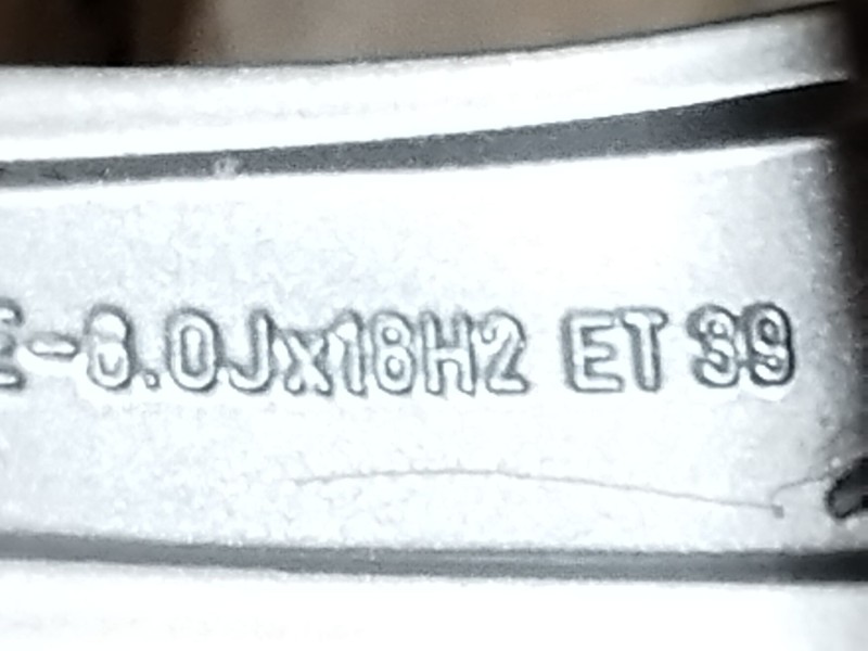 Recambio de llanta para audi q5 (8rb) 2.0 tdi quattro referencia OEM IAM 8R0601025BM  
