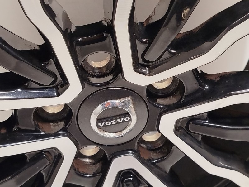 Recambio de llanta para volvo v40 hatchback (525) d2 referencia OEM IAM 31445798  